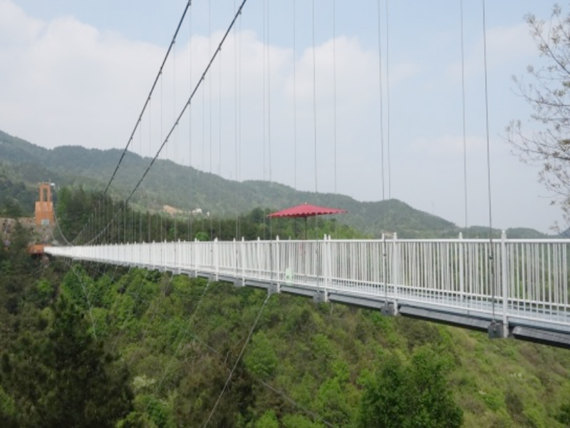  黃陂錦里溝玻璃棧道